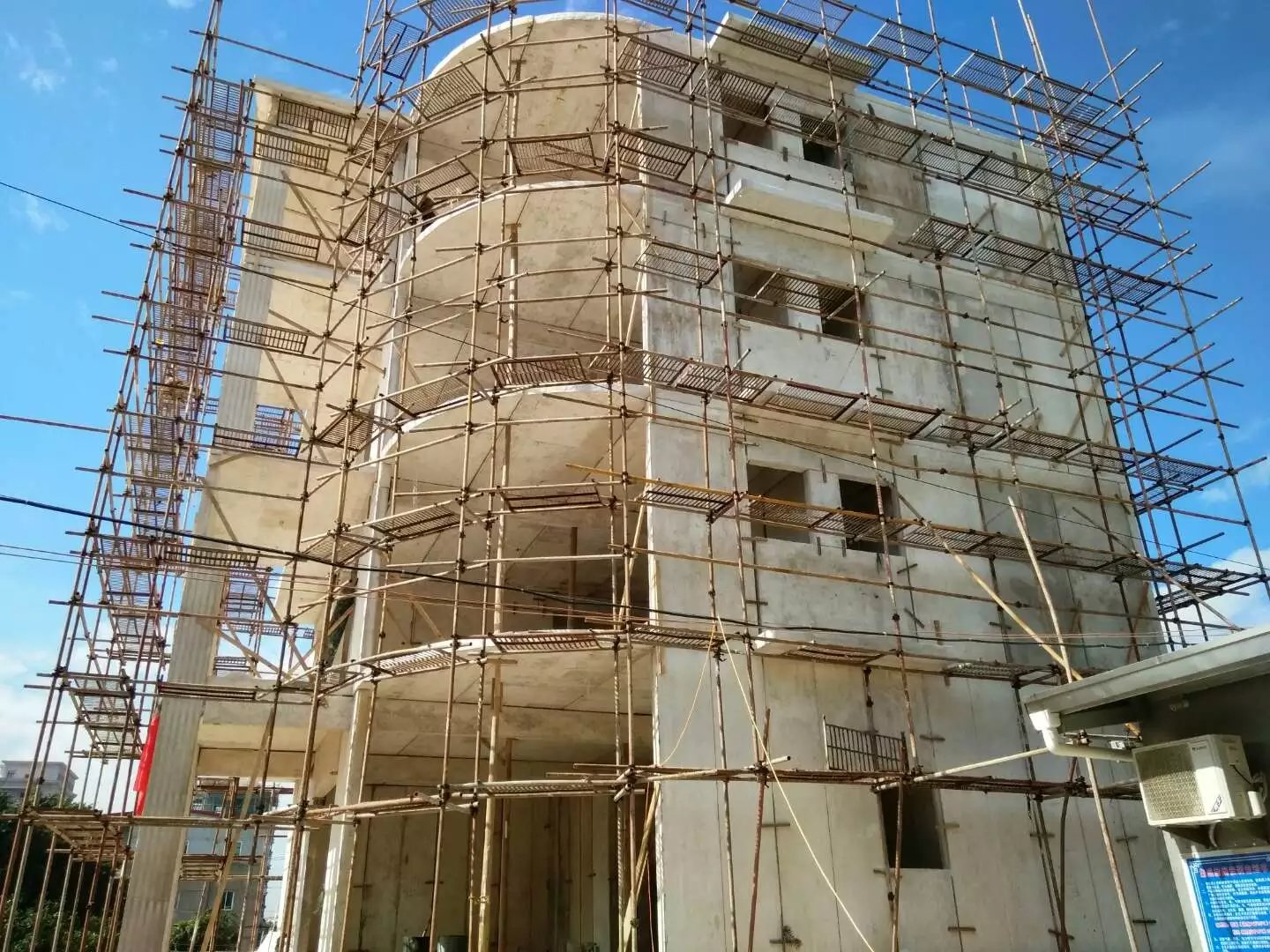 南城星河绿色环保装配式建材在福建修建的五层别墅建筑